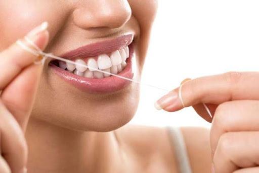 به این روش مسواک بزنید تا دندانهای سالمی داشته باشید فواید نخ دندان