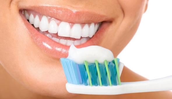 چه زمانی مسواک بزنیم