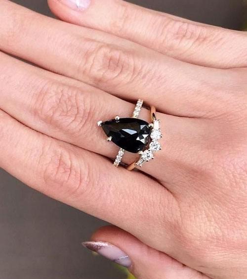 انگشتر تک نگین بدل