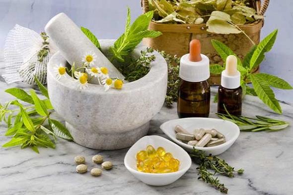 همه چیز درباره طب سنتی و فواید و مضرات این طب که نمیدانید انواع طبی سنتی
