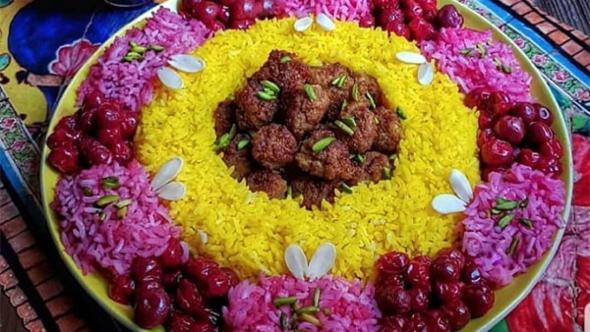 با این دستور خوشمزهترین آلبالو پلو با مرغ مجلسی را درست کن طرز تهیه آلبالو پلو