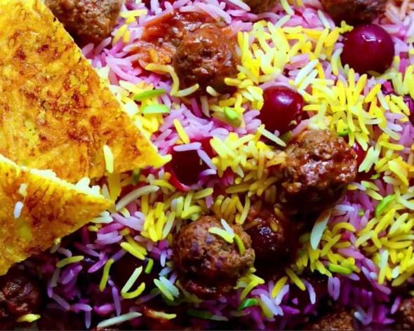 با این دستور خوشمزهترین آلبالو پلو با مرغ مجلسی را درست کن آلبالو پلو مجلسی