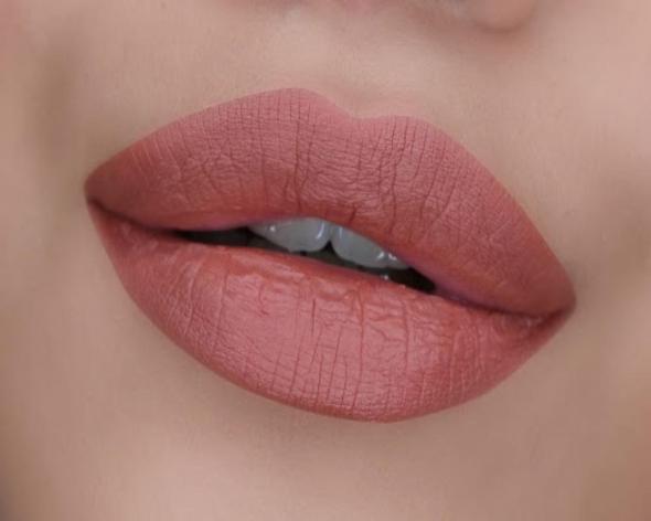 رژلب کالباسی