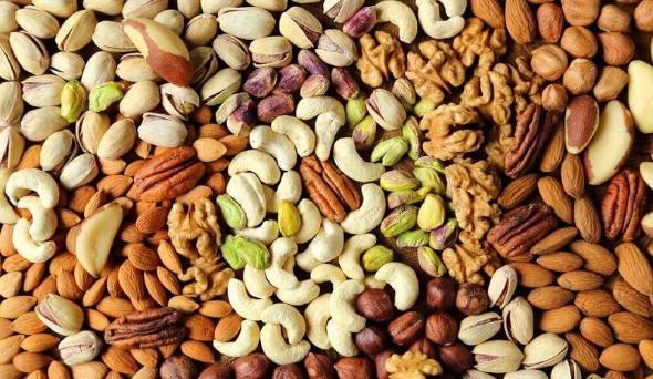 بهترین روشهای تقویت مو را در بازار گیت بخوانید بهترین آجیل برای تقویت مو