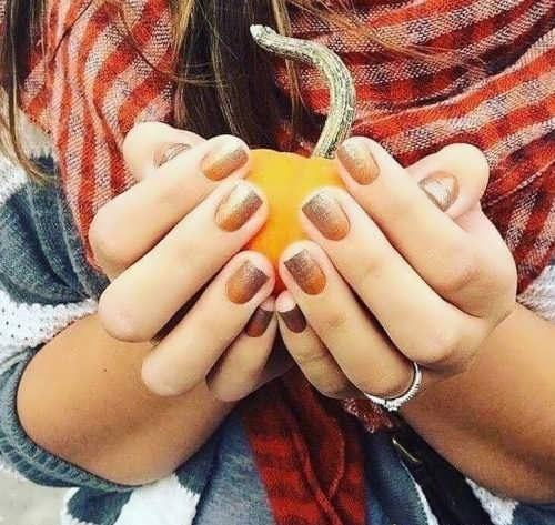مدلهای زیبای طراحی ناخن مناسب فصل پاییز طراحی ناخن مناسب فصل پاییز
