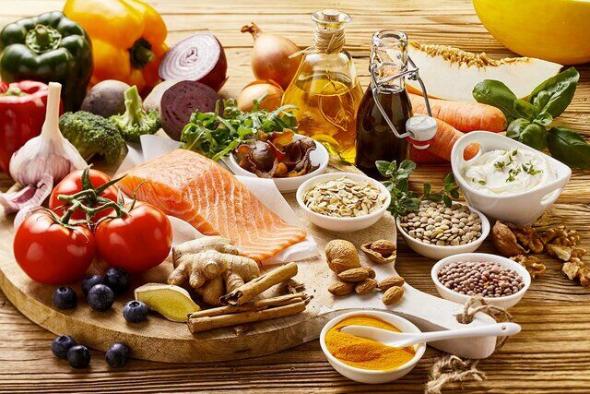 با این مواد غذایی به جنگ جوشها بروید! رژیم غذایی برای پوست های چرب