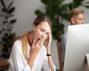 همیشه احساس خستگی میکنید؟ 10 علت خستگی و کوفتگی بدن و درمان علت خستگی و کوفتگی بدن