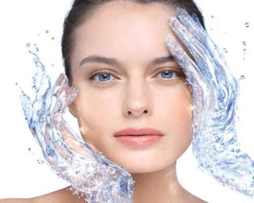 پوست صورت خود را آبرسانی می کنید؟ آبرسانی به پوست صورت
